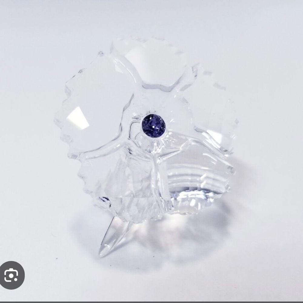 NWOT 2019 Swarovski Crystal Flower Figurine with Blue/ Purple Center - Picture 3 of 3